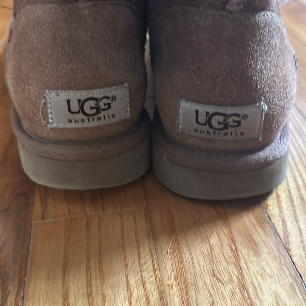 Ugg Button Bailey - image 3